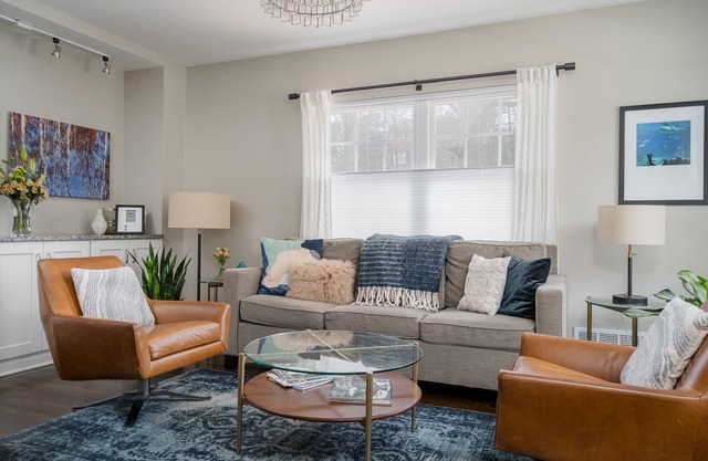 Lux Family-Friendly Midtown Bungalow 2BR- 2BA - 5 min walk to the Beltline