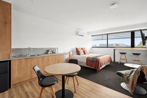 Lux on Yarra by Regional Escapes