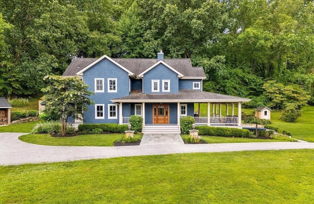 Lux Retreat with Stunning Views & Ultimate comfort