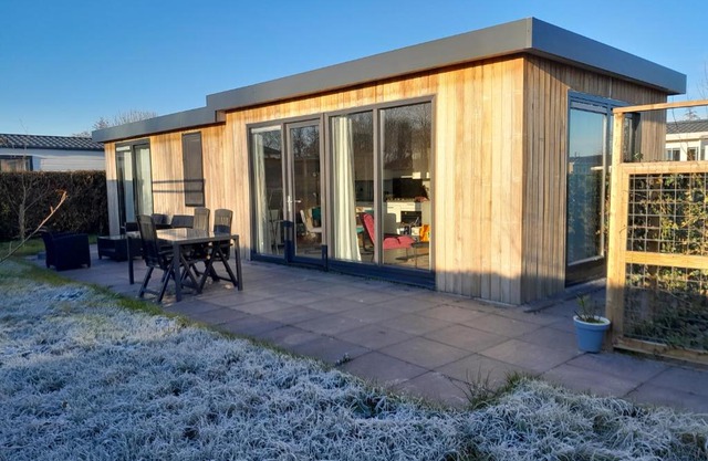 Luxe 5 persoons bungalow op rustig vakantiepark nabij Leeuwarden
