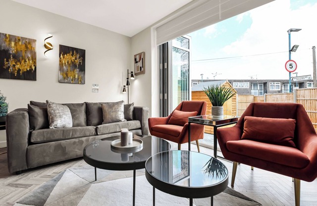 Luxe and Cozy Living - Family Perfect! Sleeps 9