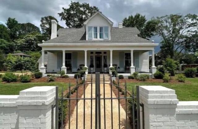 LUXE Remodel Historic 1 BR in PERFECT location