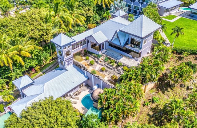 𝑳𝒖𝒙𝒆 » Weddings » Retreats » Pool » Pickleball » Gym » 24-7 Security » Gated