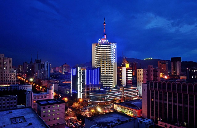 Luxemon Xinjiang Hongfu Hotel