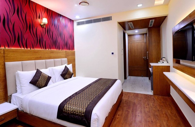 * luxery villa with all modren Facilities snow mountain view from PVT Balcony
