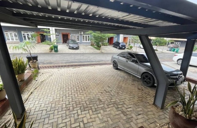 Luxroy Apartments