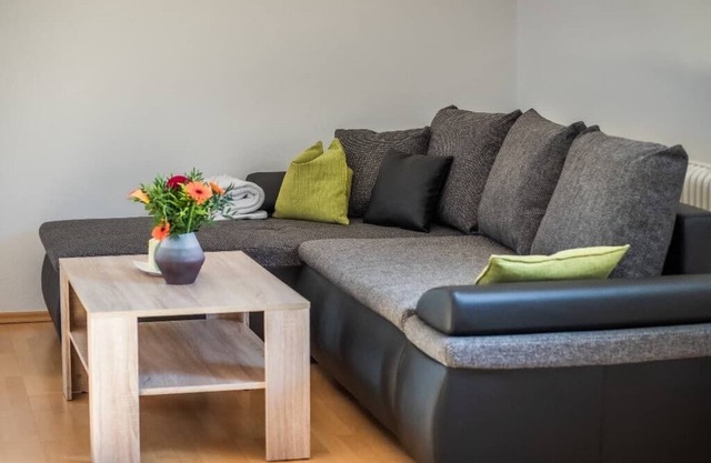 Luxuriöse Ferienwohnung mit Badewanne und Balkon