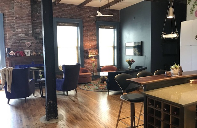 Luxurious 2 Bedroom Loft in Portland’s Art District