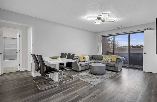 Luxurious 2 bedroom close to UMass