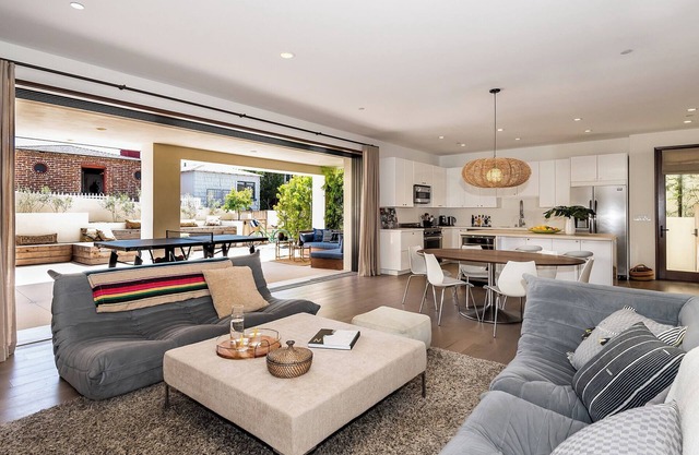 Luxurious 2bd Manhattan Beach walk st guest apartment in the sand section