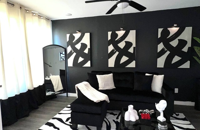 Luxurious 4 bed 2 bath house near Downtown Houston