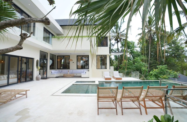 Luxurious 4BR Villa with Jungle view - Ubud