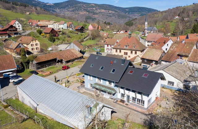 Luxurious 500 m² villa with vaulted cellar, sauna, spa, large outdoor spaces