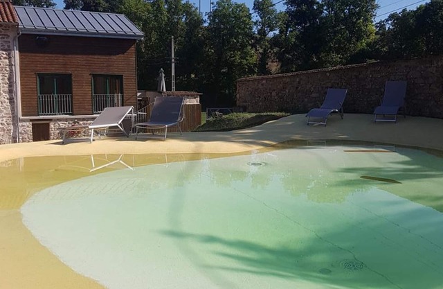 Luxurious 6-Bedroom Cottage with Private Pool, Terrace & Riverside View in Croizet-sur-Gand