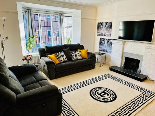 Luxurious apartment-London-GerrardsCross-Wembley-Parking-sleeps4