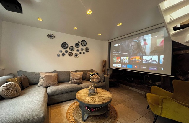 Luxurious apartment in “The Stables” of our Farmers Inn near Amsterdam