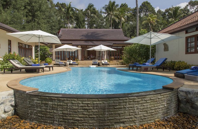 Luxurious Beachfront Pool Villa, 5BRM.