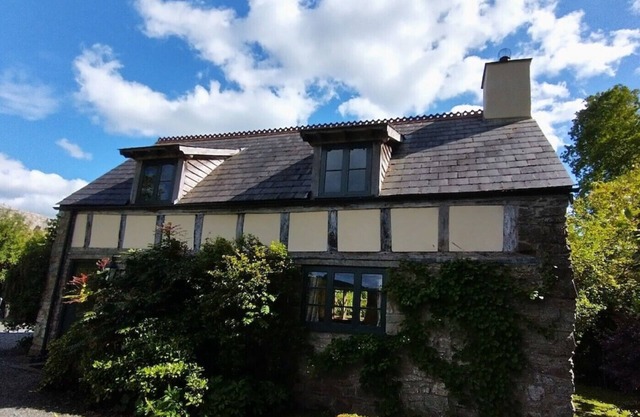 Luxurious Cottage with Lovely Views in Rural Location