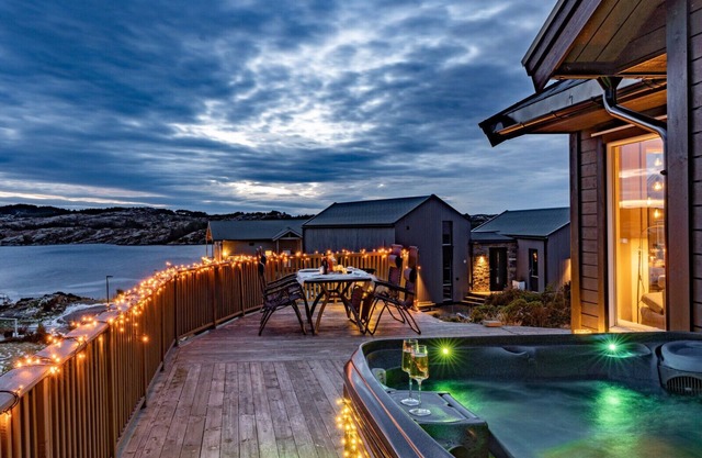 Luxurious cottage outside Bergen with Jacuzzi - Spa, boat and kayak rental