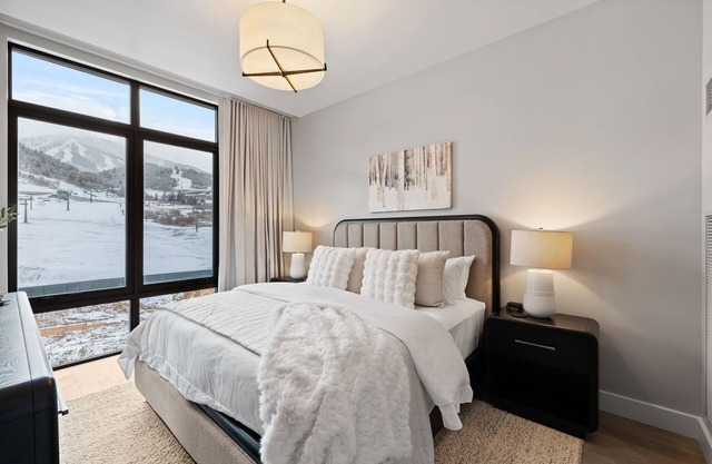 Luxurious Deer Valley Ski Condo for 6 guests | Mountain Views, New Runs Open!