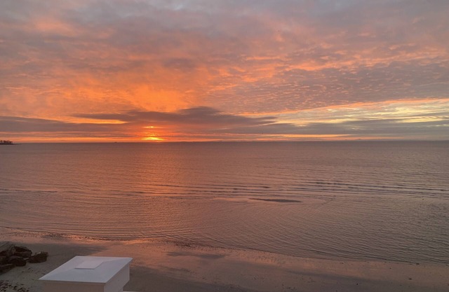 Luxurious, Direct Oceanfront Home with Private Beach