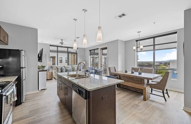 Luxurious Downton High Floor 2 br 2 bth Condo-#54