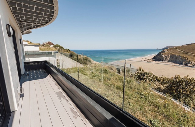Luxurious Dreamy New Home in West Cliff Porthtowan Overlooking The Sea & Beach