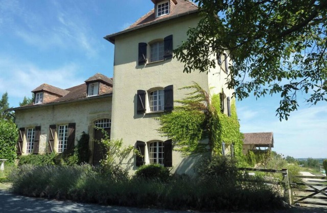 Luxurious French Retreat Near Marciac: Perfect for Festivals & Relaxation