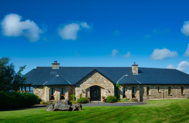 LUXURIOUS HOUSE in the Picturesque Village of Rosses Point