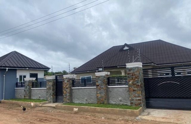 Luxurious House with 2BED ROOMS AND 2 BATH