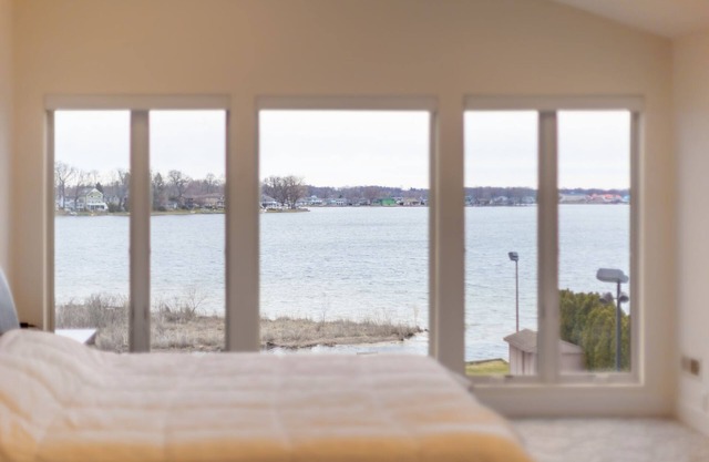 Luxurious Lakefront Estate with Pool, King Beds, Hot Tub MTM Premier Property Management