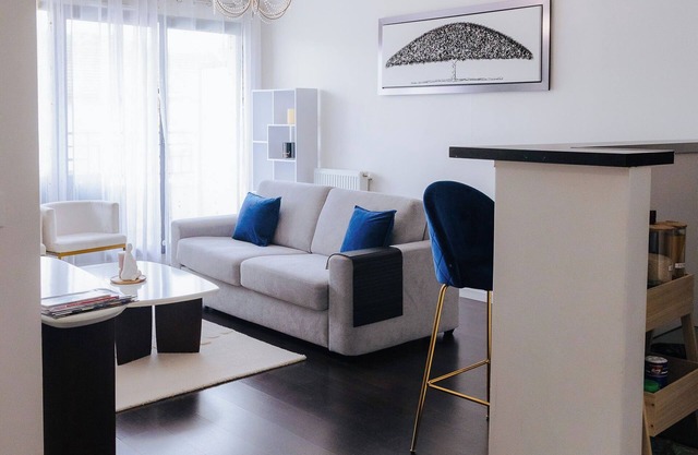 Luxurious, new, fully-equipped apartment in VERSAILLES, ST CYR L'ÉCOLE