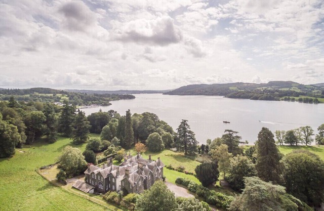 Luxurious period house on the shores of Lake Windermere
