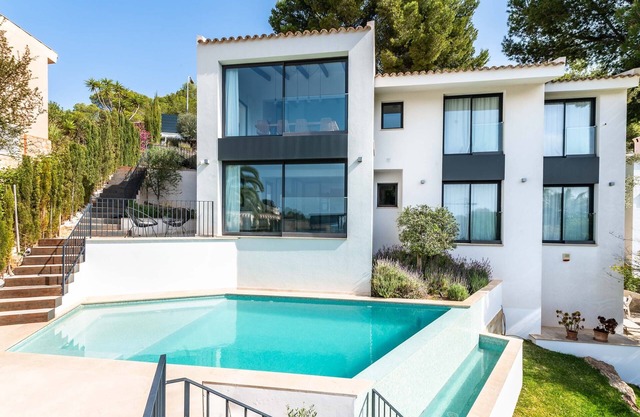 Luxurious pool villa for up to 12 people