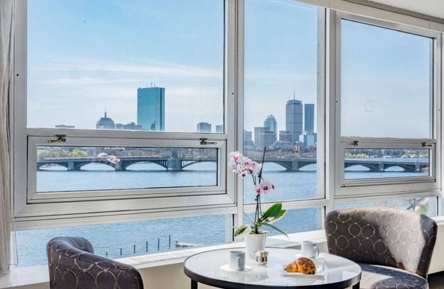 Luxurious Room in the Heart of Cambridge: Ideal for College Visits w/Family
