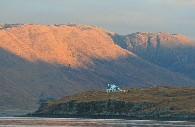 Luxurious,Secluded, Award-Winning Highland Eco-Lodge, Panoramic Hot-tub sea View