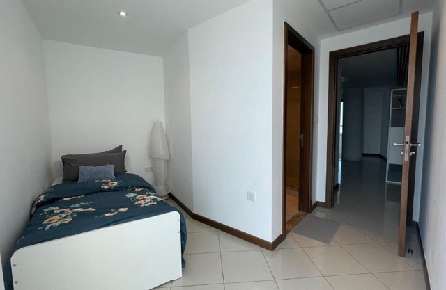 Luxurious Single Room- Olive