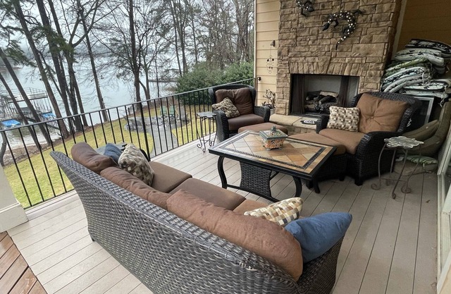 Luxurious & Spacious Lake Hartwell Home