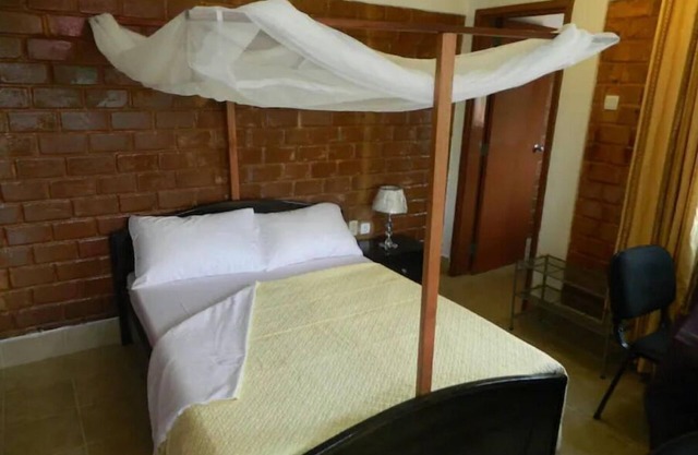 Luxurious Studio (by Gombe)