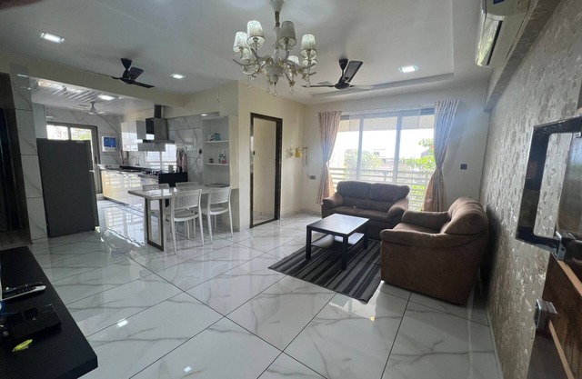 LUXURIOUS Two Bedroom Fully Furnished Apartment with Amazing Views on Hill Top.