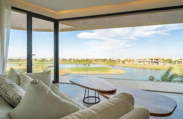 Luxurious Villa/ Golf/ 7 Rooms