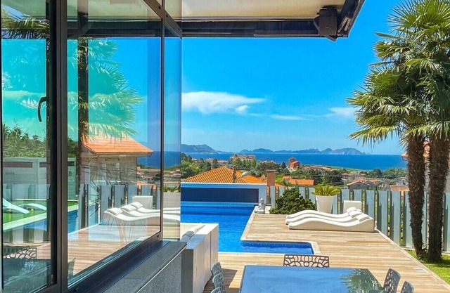 Luxurious villa with sea views and heated pool in Sanxenxo.