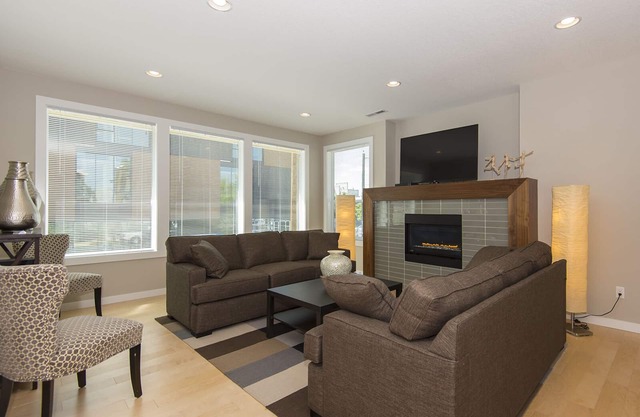 Luxurious Zen Modern in the Historic N. Mississippi District. Sanitized , clean!