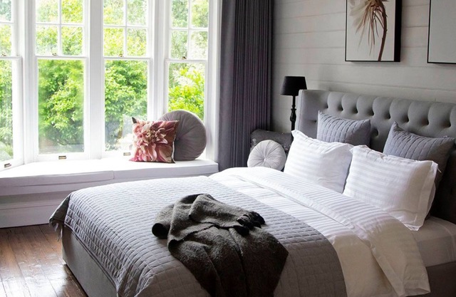 Luxuriously renovated cottage, big gourmet breakfast, Dandenong Ranges