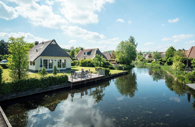 Luxury 16-32-person group accommodation in the holiday park Landal Domein De Schatberg
