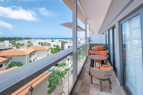 Luxury 1BR condo-Amazing Oceanviews Prime location close to beach