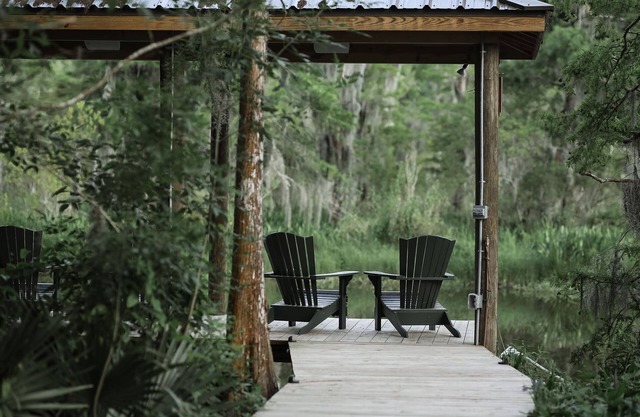 Luxury 2 BDR home w/outdoor decks and dock on Bayou Castine.