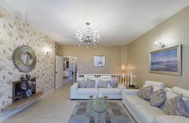 Luxury 2 Bed Apartment, Beach Front with Sea View