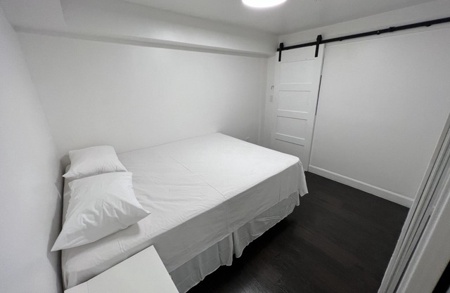 Luxury 2 Bed Room,1.5 Bath, Full Kitchen, Rental Bsmt Unit Near Toronto Airport!