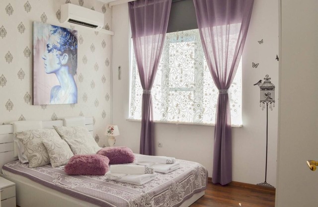 Luxury 2 Bedroom 2 Bathroom Apartment in top center